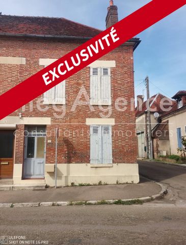 IN ERVY-LE-CHATEL 10130: Come and discover this house with a lot of potential, an entrance hall with kitchen, followed by a bathroom with jet water bathtub, lots of cupboard storage, upstairs a landing room, with these two large bedrooms of approxima...