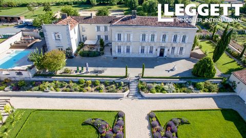 A18296SDU17 - This 15th century Logis is located near Saintes, in Charente-Maritime. A tree-lined driveway will lead you to the porch and the main courtyard. This exceptional property overlooks a sumptuous French garden. On almost 3 hectares, let you...