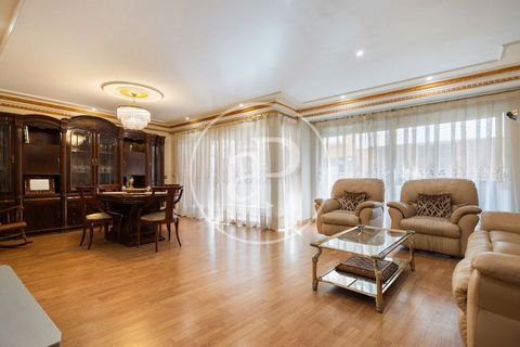 aProperties presents this bright apartment in the heart of Algemesí! Discover elegance and comfort in this wonderful apartment in Algemesí, Valencia! With an exceptional layout and high-quality finishes, this residence offers a unique lifestyle for y...