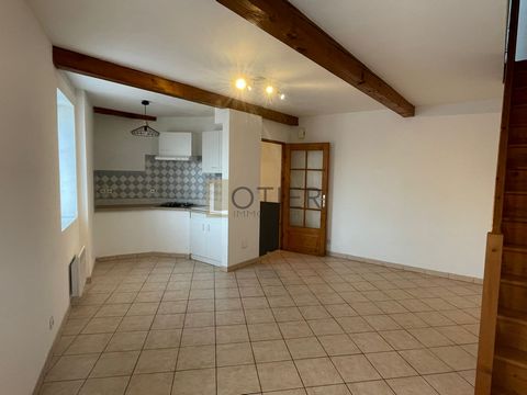 Village house of 51m2 in Barbaira, 15 minutes from Carcassonne. This house is on three levels. On the ground floor: a garage of 22m2 with a wooden door and the main entrance of the house. On the first floor: a living room of 19m2 with its fitted kitc...
