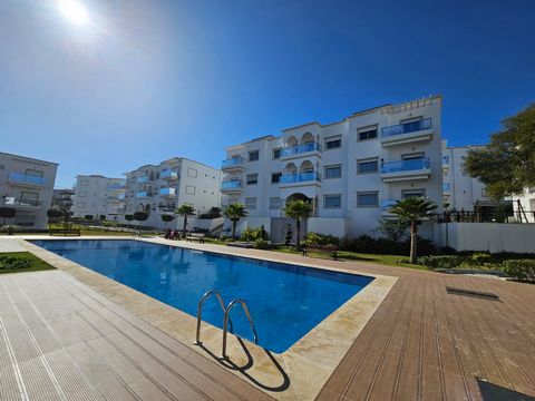 Położony w prestiżowej dzielnicy Boubana, Century 21 Tanger ma przyjemność zaprezentować Państwu na wyłączność luksusowy apartament na sprzedaż, ten apartament położony jest w samym sercu wysokiej klasy rezydencji, oferującej wystawne i wyrafinowane ...