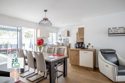 Only at ZEROPERCENT! Come and discover this house of 2021. Ideally located 10 minutes from Bretignolles sur mer, 20 minutes from Les Sables d'Olonne and close to all shops. It consists of a living room-kitchen of 37M2 with through light, a cellar of ...