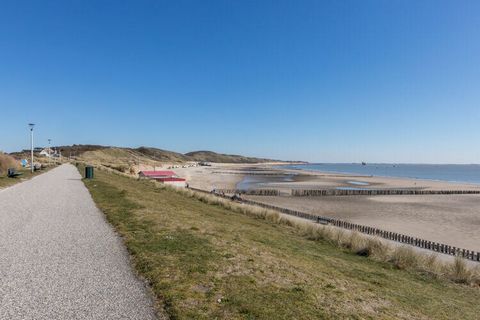 Wake up with the sound of the sea in the background, in this holiday home you are just a few steps away from the dune crossing that takes you to the beach leads with the most hours of sunshine in the Netherlands. Welcome to our charming apartment in ...