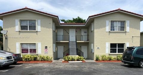 Multifamily Jewel available!! Fourplex for sale in Coral Springs with a 6% Cap Rate. 4 units are made up of 3 bedrooms and 2 baths. Interior of units upgraded with wood kitchen cabinets, newer appliances, exterior of building just painted, beautiful ...