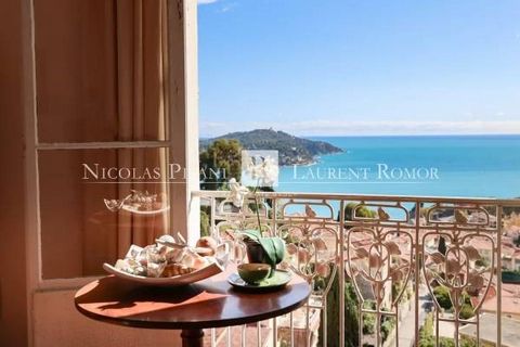 3-room apartment for sale in Villefranche-sur-mer. In absolute calm, this apartment is nestled in a bourgeois villa in a haven of peace overlooking the famous bay of Villefranche-sur-mer. On 3 levels without elevator, this house accommodates one apar...