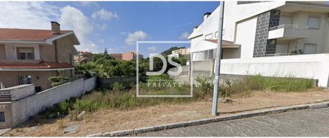 Urban Land with a Total Area of 340m2 and 100m2 of Implantation Area in the parish of Canelas in Vila Nova de Gaia. Opportunity to be able to build your house in a quiet street and close to all commerce and services, close to the A1, A29, Santos Silv...