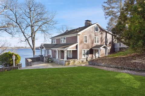 Welcome home to this Beautiful Adirondack styled retreat, with stunning panoramic views of Lake Mahopac, just one hour to NYC. Live your best life in this lakefront home with almost 190 feet of your own shoreline. This lovely 4500sqft, three level ho...