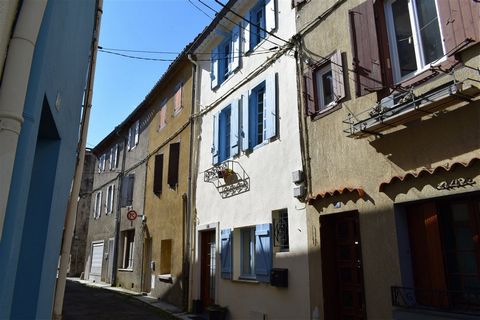 Pretty little village house located in the center of Quillan with character. On the ground floor: Entrance to fitted kitchen / living room / dining room of 25.87m². On the 1st floor a bedroom 14.12m², a bathroom with WC of 5.75m². On the 2nd floor 1 ...