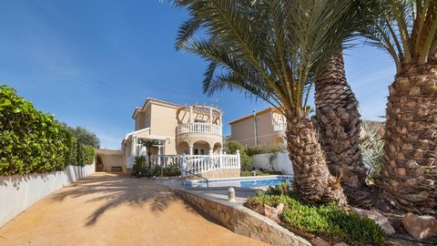 Nestled in picturesque San Juan de los Terreros, this cozy family villa boasts a garden and private pool set on a 442m² plot. With a built area of 168m², this Spanish property offers partial but stunning views of the azure bay of San Juan de los Terr...