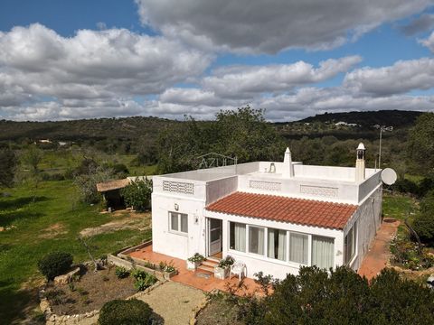 Located in Faro. If you are looking to create a spacious and comfortable home in the Algarve then this three-bedroom single storey villa in Goldra, Faro is the ideal option. This property is in need of renovation, allowing you to create a house to yo...
