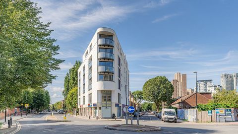 We present a spacious and impeccably maintained two-bedroom, two-bathroom home in the distinguished edifice Queen of the Isle Apartments, East Ferry Road, Isle of Dogs E14. The development occupies a prime position at the terminus of Marsh Wall. The ...