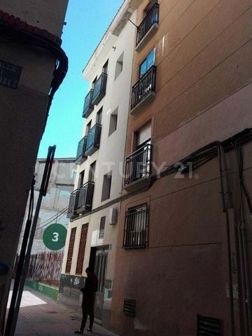 Do you want to buy a 3-bedroom apartment in Zaragoza of 82 square meters? Excellent opportunity to acquire this residential apartment with an area of 82 m² well distributed in 3 bedrooms 1 bathroom located in the town of Zaragoza, province of Zaragoz...