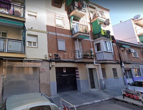 Are you interested in purchasing a commercial space in Madrid? This is a fantastic opportunity to acquire ownership of a commercial property with a 56m² area, located in the city of Madrid. Let me provide you with more details: Well-Conditioned Space...