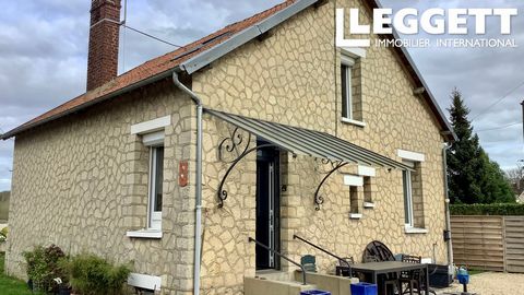 A27774MAM27 - Light filled 110 m2 house with one bedroom and en-suite bathroom on the ground floor, in a quiet residential area of Gisors, close to all amenities. Fitted kitchen opening onto the south-facing garden and the 32 m2 living room. On the f...