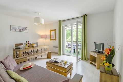 Résidence Les Terrasses du Lac has apartments for 4 (FR-40200-07), 6 (FR-40200-08 and FR-40200-09) and 8 (FR-40200-11) persons. The furnishing of the apartments is cosy and comfortable and most apartments have a terrace or balcony with garden furnitu...
