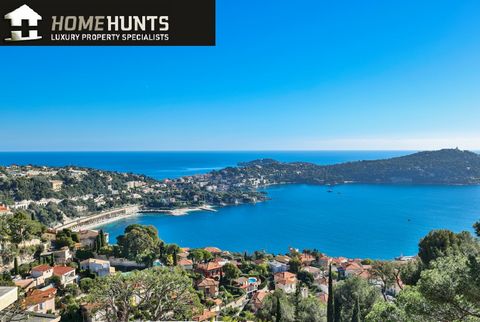 Villefranche sur Mer - Located in a small luxury residence near the Col de Villefranche and its shops, come and discover this superb 3 bedroom duplex apartment of 135 m2 in perfect condition. Accommodation consists of: on the upper level, a superb do...