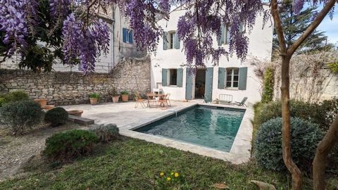 Exceptional charm for this character house, tastefully renovated less than two years ago located in the heart of the lovely village of Saint Remy de Provence. * Property Layout Located in the heart of Saint Remy de Provence, this character home featu...