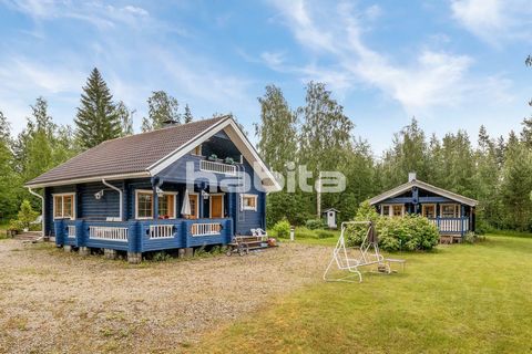 A carefully maintained log villa, completed in 2003, suitable for year-round use, on Juurikkamäki in Tuusniemi, in the coastal landscape of Lake Juojärvi. Fireplace with also a baking oven. The gently deepening, child-friendly sandy beach opening to ...