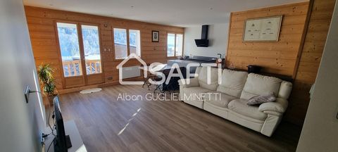 Located in Chamrousse, magnificent 128m² T4 duplex apartment, refurbished in 2021, nestled in the 3rd floor of a historic residence built in 1953. Chamrousse is the 3rd most popular ski resort in the Isère region, and the flagship site of the 1968 Ol...