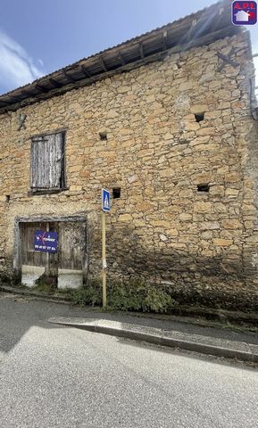 EXCLUSIVE Between Aurignac and Saint-Gaudens, in a charming village of Comminges, come and discover this barn. It is entirely to be renovated. You are looking for a workshop, a garage! Or you want to rehabilitate this pretty stone barn to make a smal...