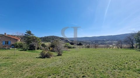 REGION MAZAN A few kilometres from Mazan, in an exceptional environment with Mont Ventoux as a backdrop, it is perhaps the view that you will decide to admire every time you open your shutters! Discover this house of 115 m² composed of 3 to 4 bedroom...