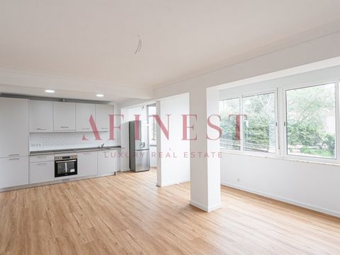 ARE YOU LOOKING FOR A REFURBISHED T2 NEXT TO CENTRO CASCAIS? Come and visit this newly refurbished T2 with 75m2 of gross area. Modern kitchen and living room in Open space 33m2, bedrooms 12m2 and 11m2 respectively, hallway 5m2, bathroom 5m2 It is rea...