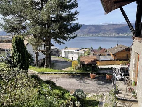 Ref 68019GP, FAVORITE! Welcome to the magnificent town of Veyrier-du-Lac, quiet and close to amenities and the lake on foot. Come and discover this magnificent village house nestled on the heights of Veyrier-du-Lac with its breathtaking view of Lake ...