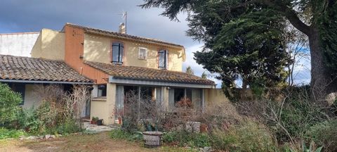 EXCLUSIVE TO BEAUX VILLAGES! Situated on the edge of a popular village; 15 minutes to Carcassonne. This gated Mas-style property offers plenty of living options. There are 2 separate houses on the site. The current main house (family home: habitable)...