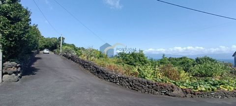 Unique Opportunity: Building Plot with Wonderful View to São Jorge Island! Located in the stunning holiday area of Baixa, in the picturesque parish of Ribeirinha, on Pico Island, Azores, this building plot offers an unparalleled opportunity to build ...