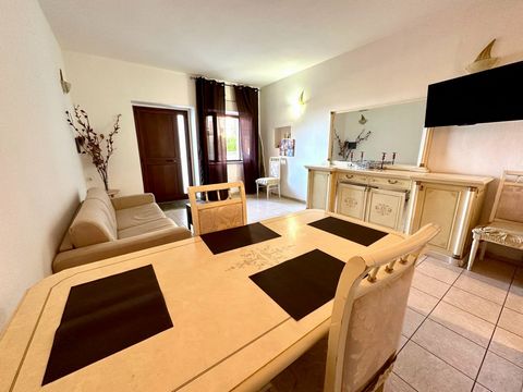 Calangianus, comfortable apartment for sale, Located in a quiet and residential area, the property enjoys a strategic position, close to the main services and communication routes. The current state of the apartment is free upon deed, ready to be inh...