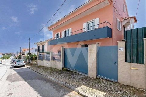 Detached House T3 for Sale in Rua Alto da Bela Vista, Sao Joao da Talha  Discover the charm of living with comfort and privacy in this 3 bedroom detached villa, located in the Bairro da Vinha Grande With a private gross area of 122m², set in a spacio...
