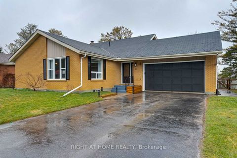 This gem is deceiving! You must book a showing and see it for yourself! Much larger than it looks, this fantastic 4 level backsplit in the quaint town of Cannington provides ample room for the growing household and would also be fantastic for a multi...
