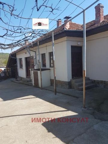 Imoti Consult agency offers for sale a working oven in the village of Maryan. The village of Maryan is located about 8 km east of the town of Elena, on the road to Sliven. It is situated in an equal place at 300 meters above sea level between the riv...