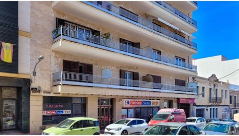 Flat for sale in a very central area of Mahón, in which there are all services and within walking distance of the Plaza Explanada. With lift from the ground floor and in good state of conservation. It has 3 double bedrooms, 1 office, 1 bathroom, 1 to...