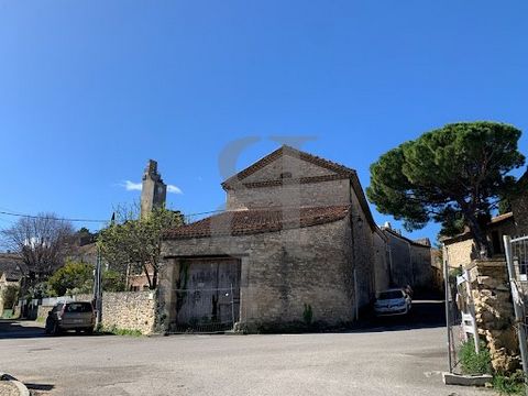 REGION GRIGNAN Old barn to rehabilitate located in the heart of a Provencal village near Grignan, with a surface area of 275 m² on 2 levels. A huge potential, ideal for an investor in love with stone. This property is for sale at the Boschi immobilie...