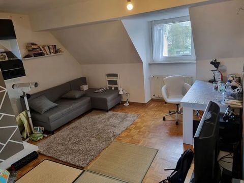 Welcome to your new home in the heart of Düsseldorf! This charming and fully furnished apartment on Bonner Straße not only offers a cozy atmosphere, but also an unbeatable location with numerous sights, restaurants and public transport connections ri...