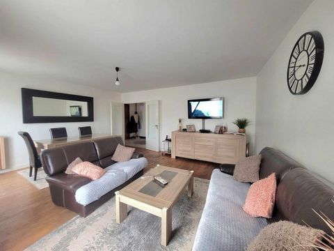Prox Bellevue Bel appartement avec long balcon filant et grande pièce à vivre, proche des commodités