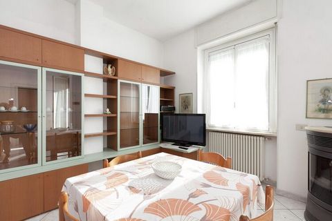 The nice apartment is located in a residence with a lift, a communal swimming pool and a recreation room with a table tennis table and fitness equipment. Ideal for an unforgettable stay at Lake Como with family or friends. The apartment has a simple ...