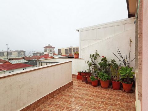Attention Investors! This property is located in the Historic area of Almada, on a 3rd floor without elevator, it is rented to an elderly person and the lease is for life. Schedule your visit