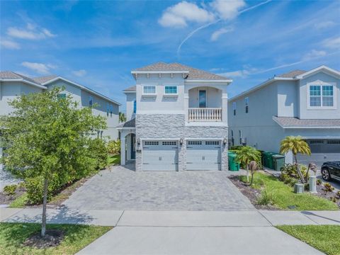Welcome to your income-producing oasis in Reunion West! This luxurious FULLY furnished vacation home offers a prime location just 3 houses away from Encore's state-of-the-art facilities and resort-style pools and water parks. This exceptional propert...