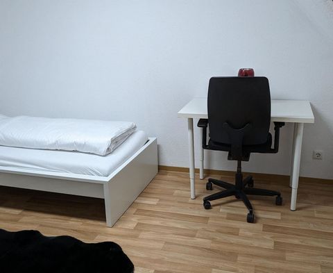 The apartment is located in the city center of Meldorf with a view of the cathedral. In a central location, guests can enjoy a cozy apartment for up to 4 people. Divided over 2 floors, there are 1 double and 2 single rooms, and the apartment also has...