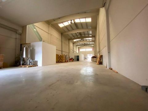 Unique opportunity for your next business in Roda de Barà! We present a pre-owned industrial warehouse ready to bring your company to life. With a strategic location, this property is perfect for any type of commercial activity. Highlights: - Ample S...
