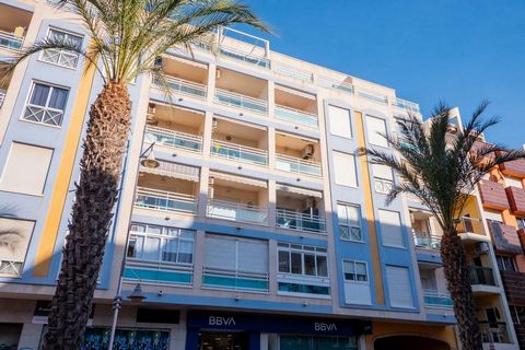 Представляем квартиру в городе Торревьеха, район Playa del Cura.Расстояние до Playa del Cura - 400 м. Квартира, общей площадью 74 кв.м., полезной площадью 66 кв. м. находится на втором этаже и состоит из:Квартира в хорошем состоянии, обустроена всем,...