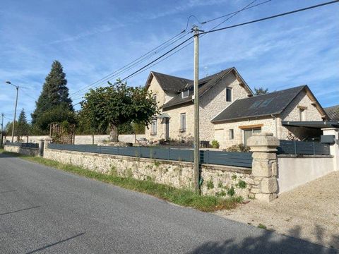 Charming Renovated Stone House of 200 m² with 5 Bedrooms If you dream of living in a house that combines old-world charm with modern comfort, look no further! This magnificent, completely renovated stone house offers a generous 200 m² of living space...