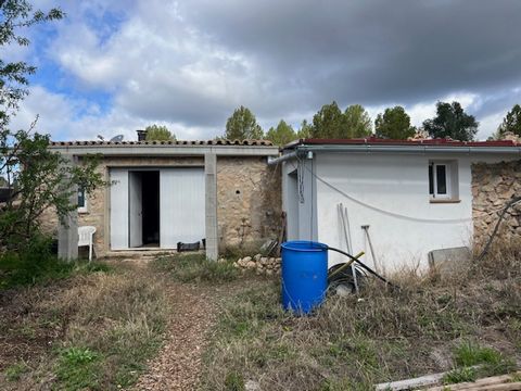 Finca in de Teresabergen dit is de ideale schuilplaats voor liefhebbers van de natuur en een offgrid leven Hier zijn je buren alleen de dieren De hoofdcasita is slechts 25 m2 maar er zijn twee containers waarvan er één momenteel wordt omgebouwd tot s...