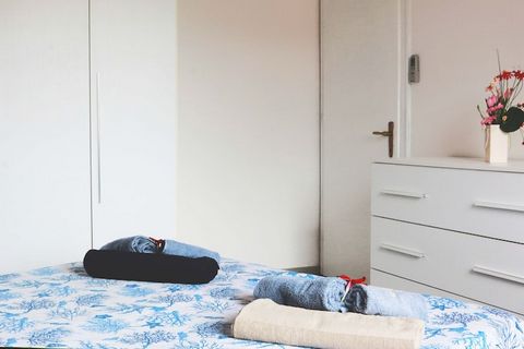 Diese ferienwohnung in Portovenere mit 1 Schlafzimmer und hat eine Kapazität für 4 personen. Unterkunft Unterkunft hat 60 m². Die Unterkunft verfügt über bügeleisen/-brett, haartrockner, zentralheizung, 1 Fernseher. Dieses separate küche, mit gas-koc...