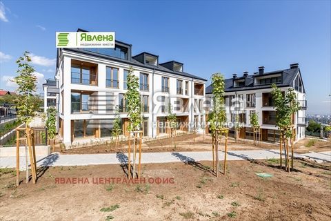 Drei-Zimmer-Wohnung mit AKT 16! Ausgezeichnete Aufteilung und Panoramablick von jedem Zimmer. Die Zufahrt erfolgt über eine neu asphaltierte Straße. Die Wohnung hat eine Deckenhöhe von über 4 m und ist auf 192 qm verteilt. da das Wohnzimmer 46 m² gro...