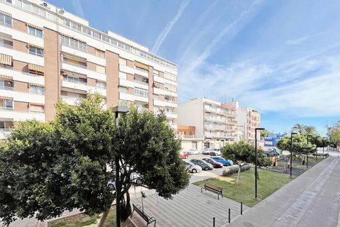 Apartament w Puerto de Sagunto ma 1 sypialni i może pomieścić 3 osoby. Zakwaterowanie o powierzchni 45 m². Posiada windę, pralkę, żelazko, dostęp do Internetu (wifi), suszarkę do włosów, ogrzewanie pompą ciepła, klimatyzację w całym obiekcie, 1 wenty...