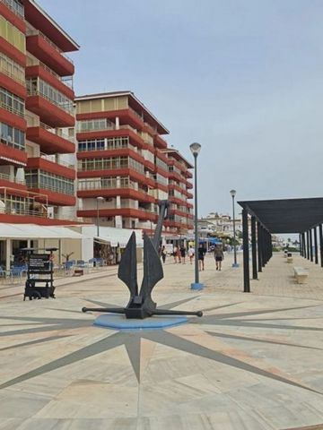 Kun je je voorstellen elke ochtend wakker te worden met het geluid van de golven als soundtrack van je leven? Nu is het mogelijk met dit indrukwekkende appartement aan de eerste strandlijn in MatalascaÃ±as. Ook GROTE KANS voor investeerders, aangezie...