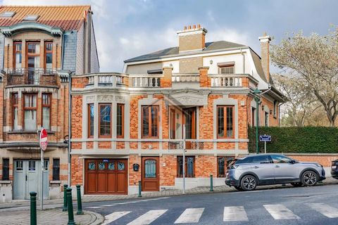 Forest-Intercontinental Brussels Properties stelt u graag exclusief een zeer mooie eengezinswoning voor, R+2, 3 gevels, licht en ruim, ideaal voor een gezin, gebouwd op een perceel van +/-9a30ca. De woning is als volgt samengesteld, op het gelijkvloe...